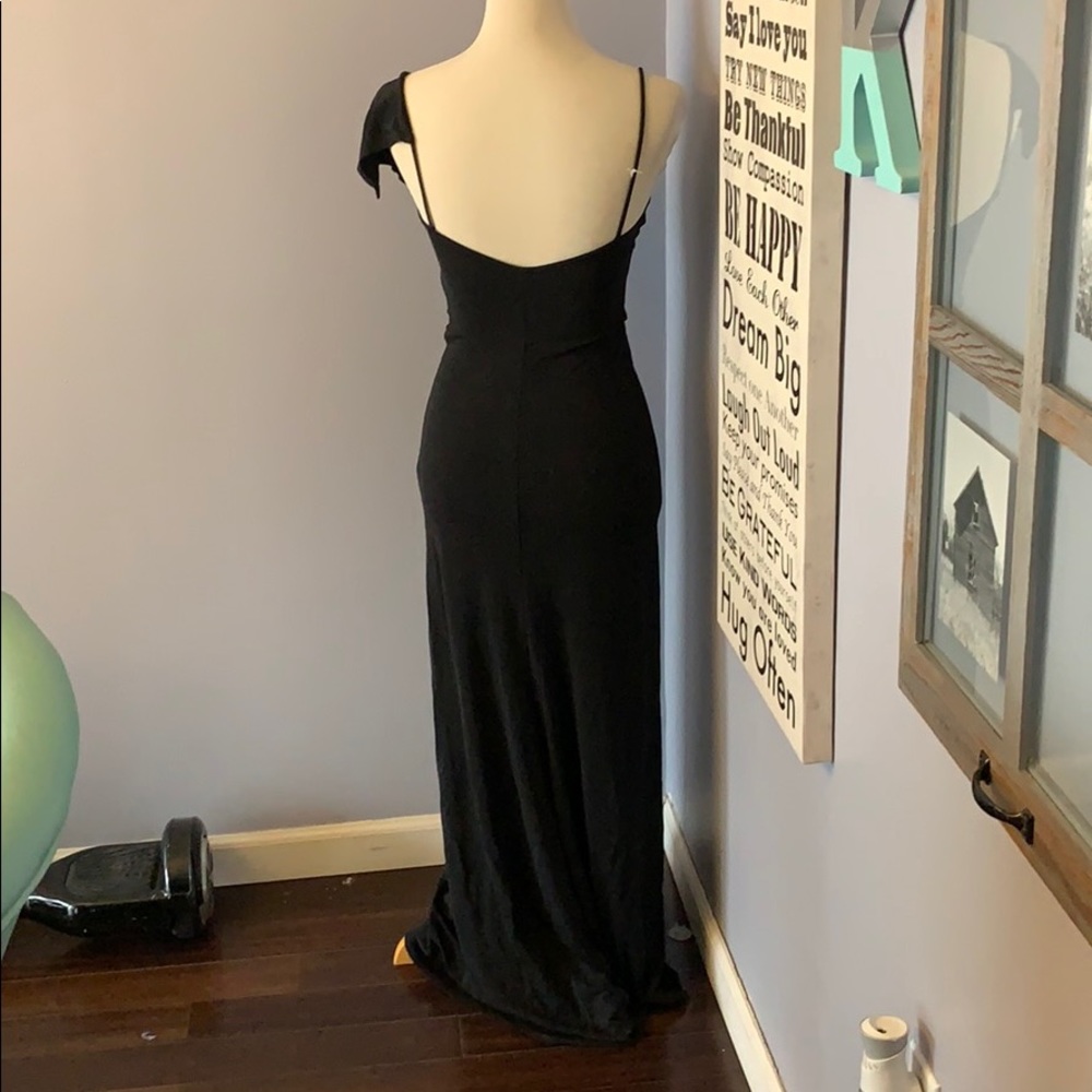 Long black dress - Picture 3 of 3
